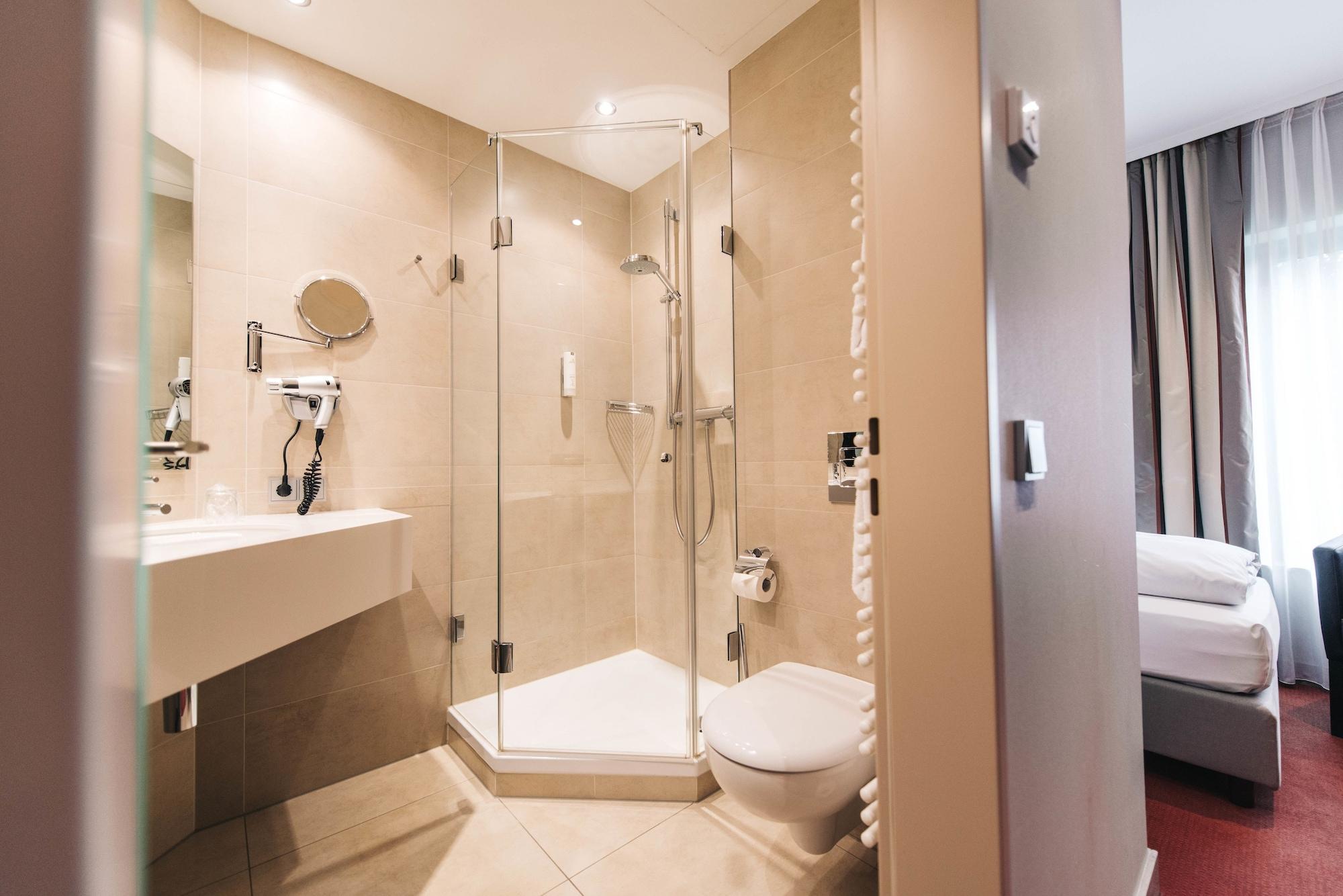 Hotel Kocks Am Muehlenberg Мильгейм-на-Руре Экстерьер фото