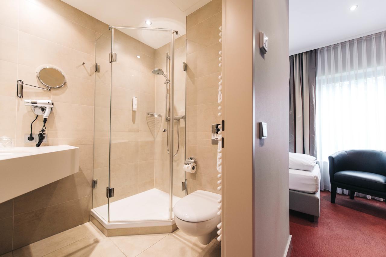 Hotel Kocks Am Muehlenberg Мильгейм-на-Руре Экстерьер фото