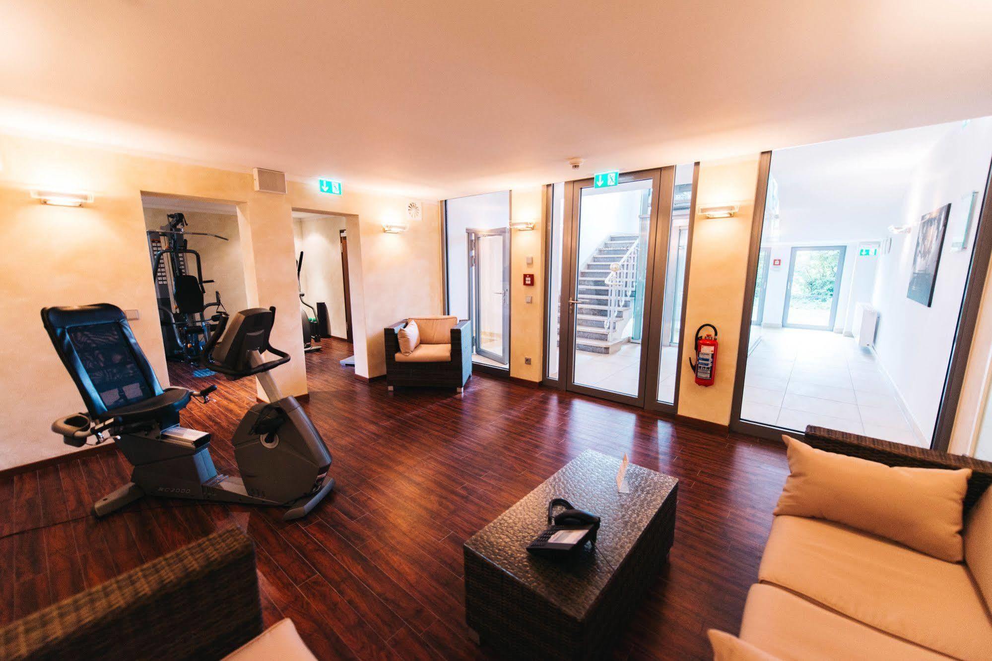 Hotel Kocks Am Muehlenberg Мильгейм-на-Руре Экстерьер фото